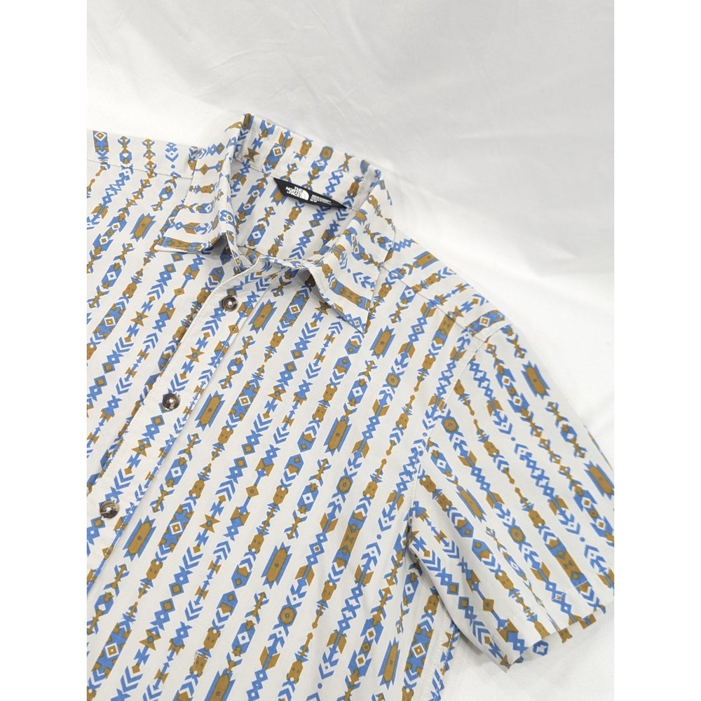 The North Face Shirt Mens Medium Ivory AOP‎ Aztec Short Sleeves Button Up